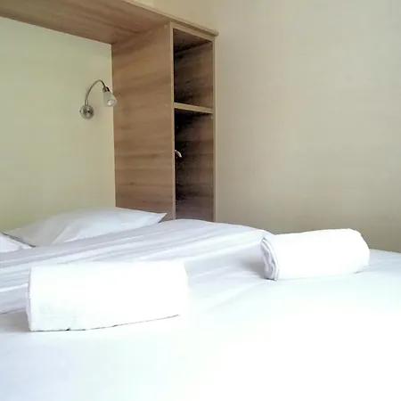 Feriehus La Roulotte A 10min De Disneyland Paris - & Cabanon *